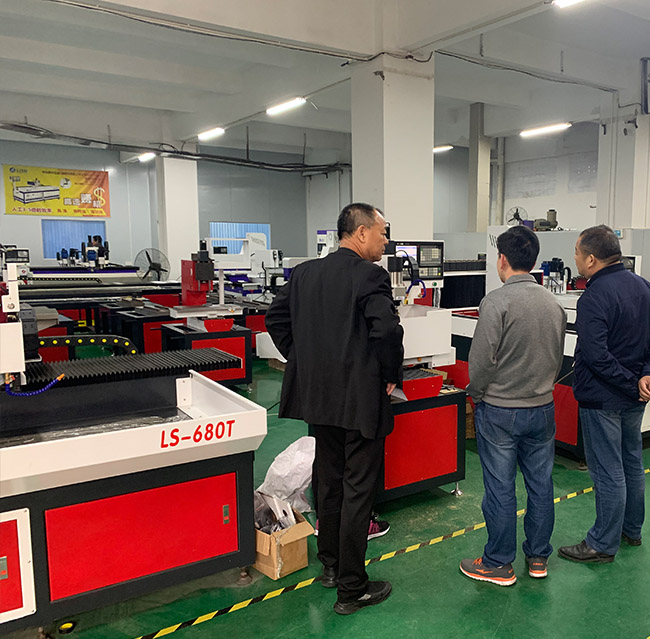 客户（hù）到场试样打样 (6)