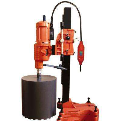 钻孔机